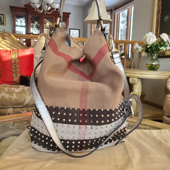 ***SOLD***HARD TO FIND Burberry studded ashby - Picture 3 of 8